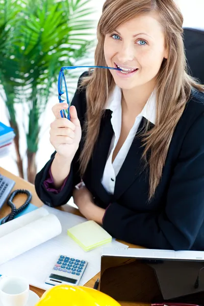 Serious businesswoman with glasses — Stock Photo, Image