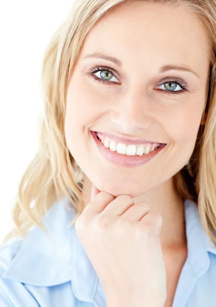 Portret van een mooie zakenvrouw glimlachen naar de camera — Stockfoto