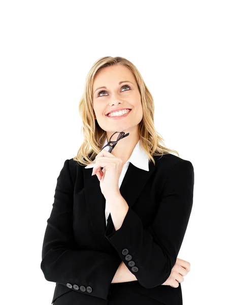 Selbstbewusste Geschäftsfrau mit Brille lächelt in die Kamera — Stockfoto