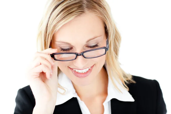Γυναίκα επιχειρηματίας με αυτοπεποίθηση που φοράει γυαλιά — Φωτογραφία Αρχείου