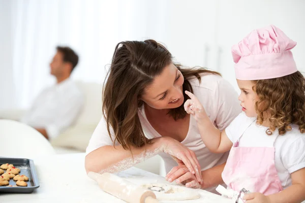 Mother and daughter having fun in the kitchen — Stock Photo, Image