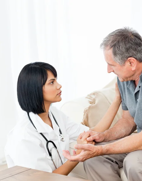 Man talking with his nurse — Stock Photo, Image