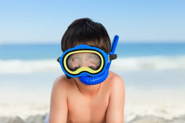 Malý chlapec na pláži — Stock fotografie