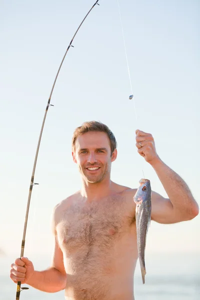 Homem ativo pesca — Fotografia de Stock
