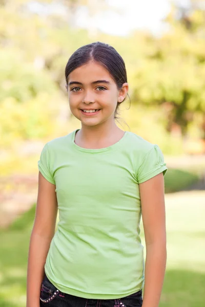 Cute girl in the park — Stock Photo, Image