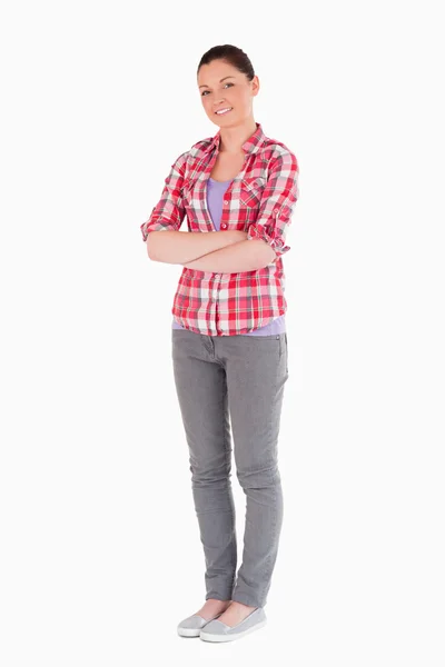Attraktiv kvinna poserar stående — Stockfoto