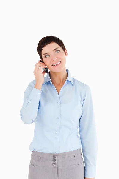 Retrato de una mujer de negocios contestando el teléfono — Foto de Stock