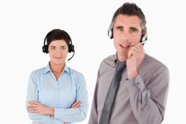 Geïsoleerde managers met behulp van headsets — Stockfoto