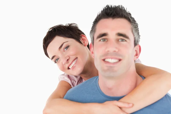 Frau umarmt ihren Mann — Stockfoto
