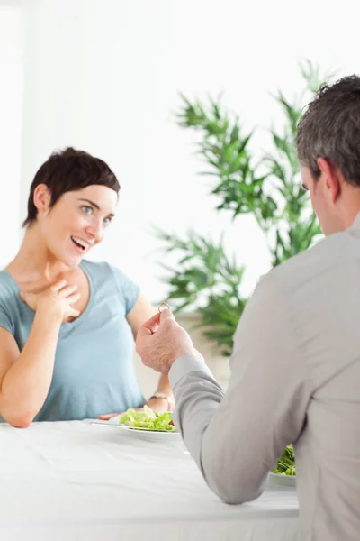 Man proposing to charming girlfriend — Stock Photo, Image