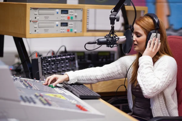 Radio host mixing — Stock Photo, Image