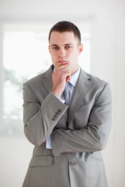 Pensando homem de negócios confiante — Fotografia de Stock