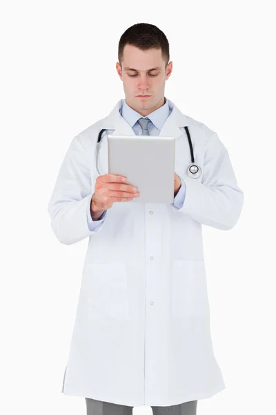 Médico usando tableta pc — Foto de Stock
