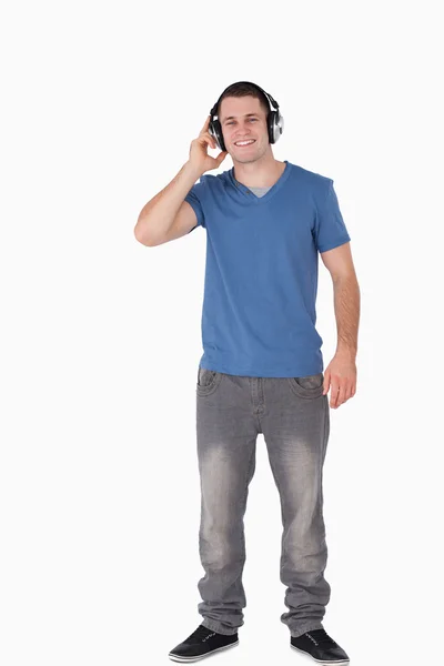 Portrait d'un homme avec écouteurs — Photo