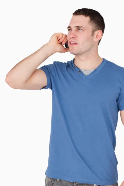 Retrato de um homem ao telefone — Fotografia de Stock