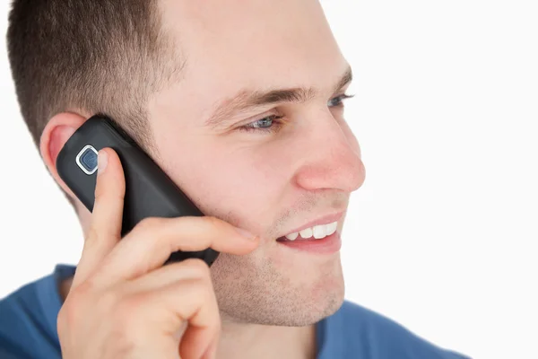 Close up van een man op de telefoon — Stockfoto