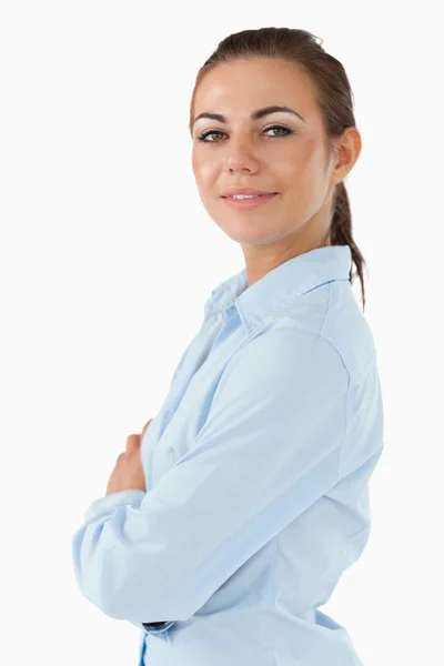 Vista lateral da mulher de negócios com braços dobrados — Fotografia de Stock