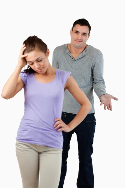 Young male has no clue how to calm his girlfriend — Stock Photo, Image