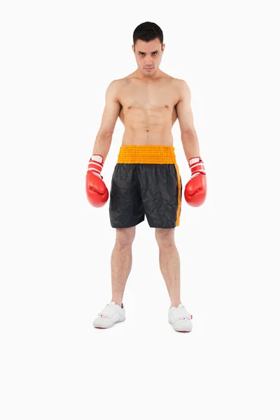 Jovem boxeador com forte espírito de luta — Fotografia de Stock