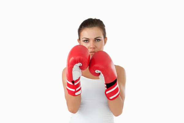 Female boxer in defensive stance — Stock Photo, Image