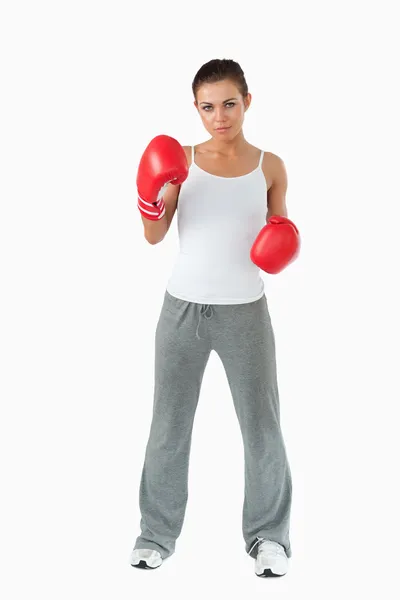Mulher boxer pronto para lutar — Fotografia de Stock