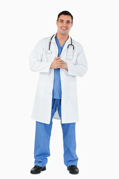 Retrato de um médico posando — Fotografia de Stock