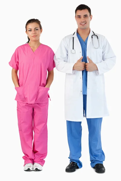 Retrato de un médico y una enfermera — Foto de Stock