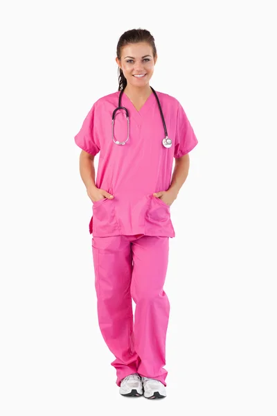 Portret pielęgniarki na stojąco — Zdjęcie stockowe