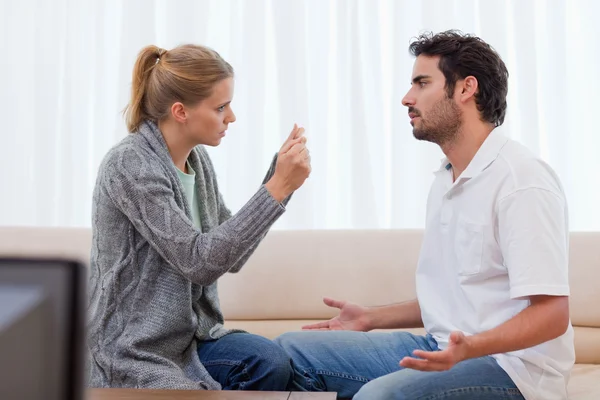 Angry couple arguing — Stock Photo, Image