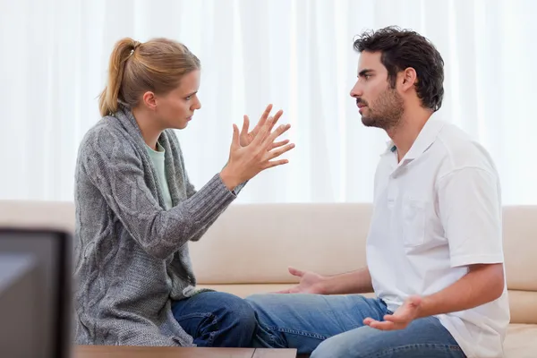 Woman being mad at her boyfriend — Stock Photo, Image
