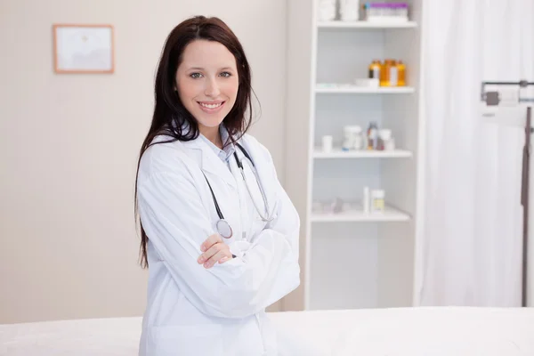 Female doctor with folded arms — Stock Photo, Image