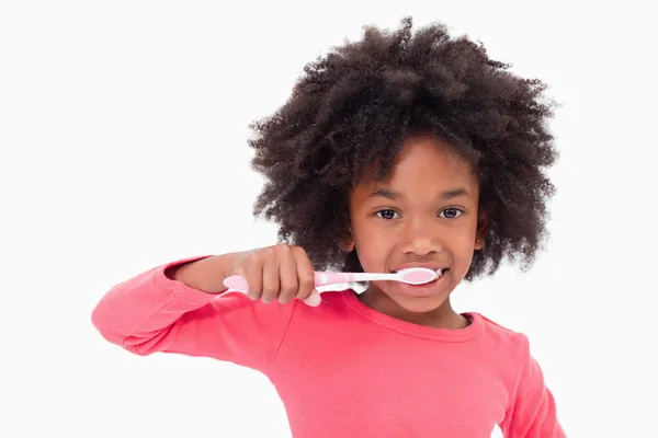 Dziewczyna myjąca zęby — Zdjęcie stockowe