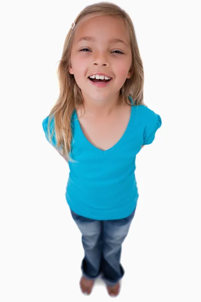 Porträt eines fröhlichen Mädchens posiert — Stockfoto