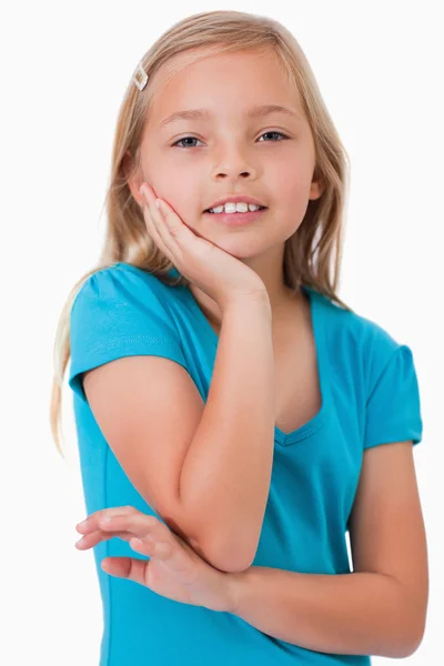 Porträt eines süßen Mädchens posiert — Stockfoto