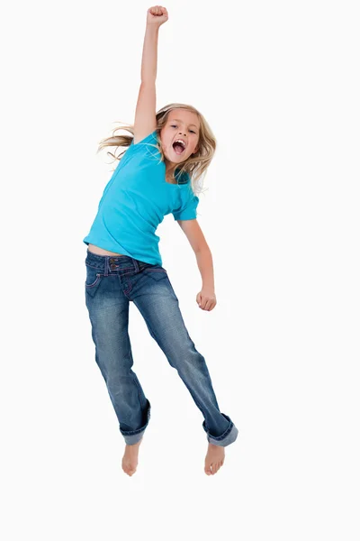 Porträtt av en glad tjej som hoppar — Stockfoto