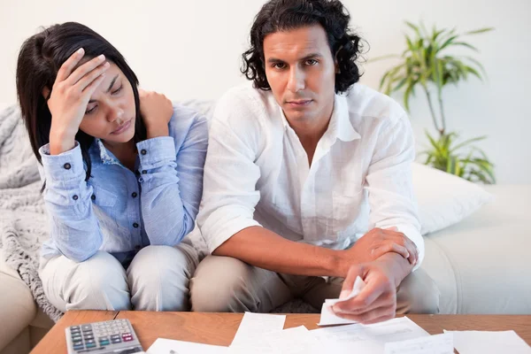 Couple experiencing financial problems — Stock Photo, Image