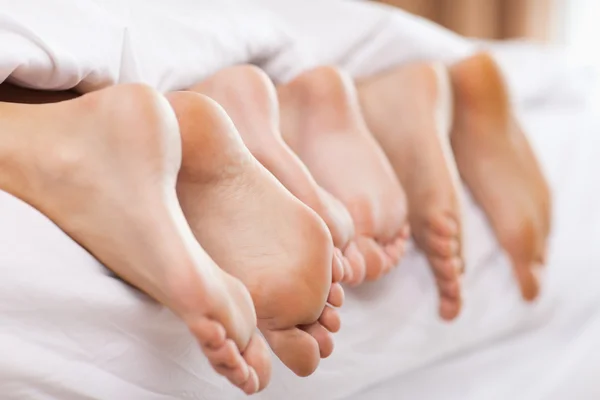 Close-up de pés de família — Fotografia de Stock