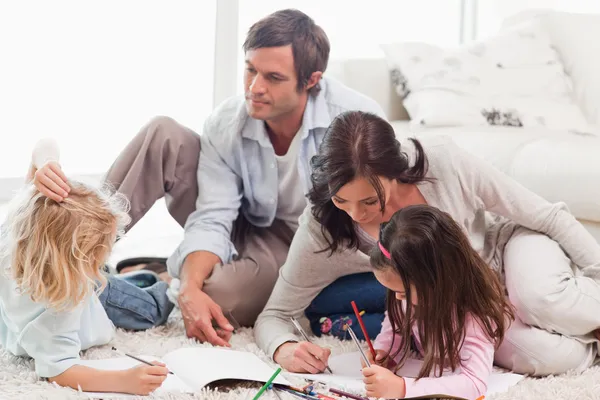 Family drawing together — Stock Photo, Image