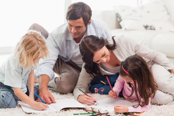 Beautiful family drawing together — Stock Photo, Image