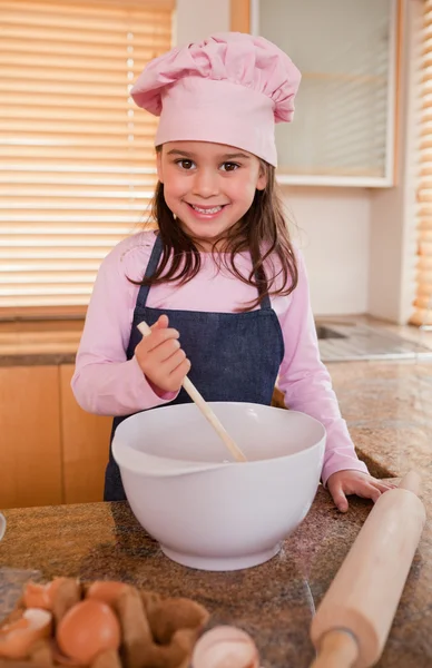 Portret van een meisje bakken — Stockfoto