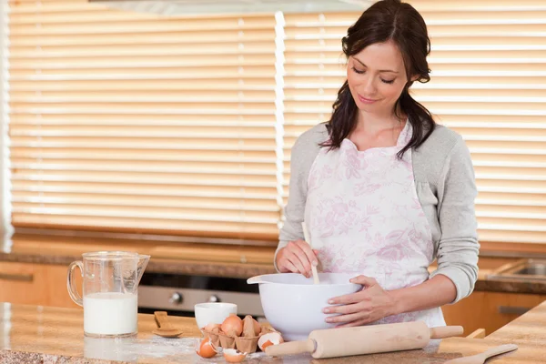 Happy woman baking — Stock Photo, Image
