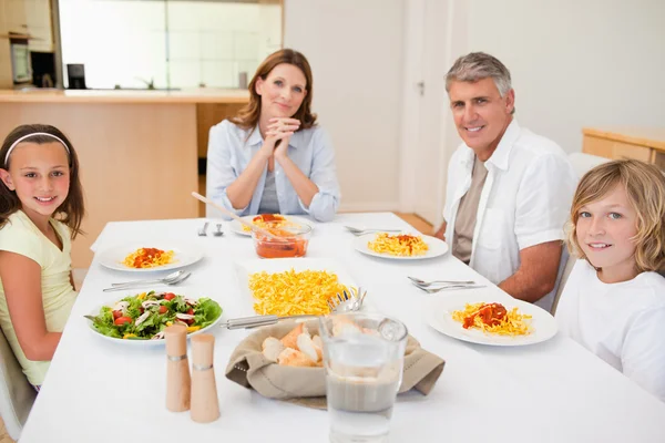 Family about to have dinner — Stock Photo, Image
