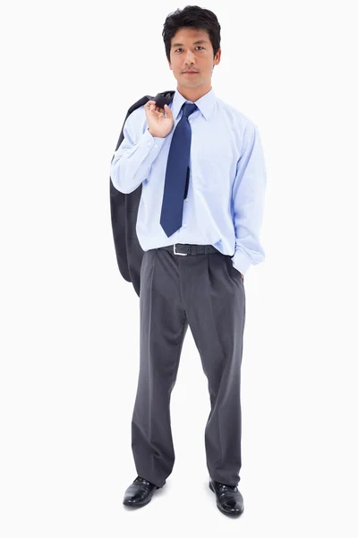 Porträt eines Geschäftsmannes mit Jacke auf der Schulter — Stockfoto