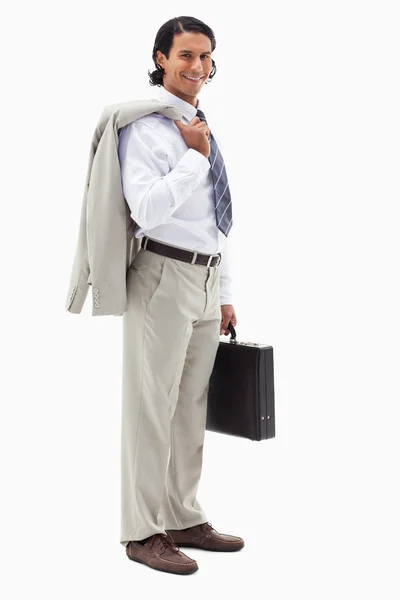 Retrato de un trabajador de oficina feliz sosteniendo su chaqueta sobre su sh —  Fotos de Stock