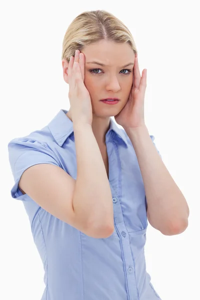 Kobieta z bólem głowy — Zdjęcie stockowe