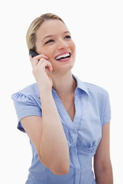 Mujer riendo en el teléfono — Foto de Stock