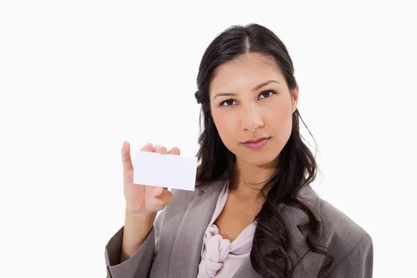 Empresaria con su tarjeta de visita en blanco — Foto de Stock