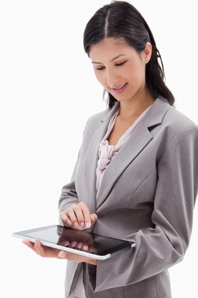 Imprenditrice che utilizza tablet — Foto Stock