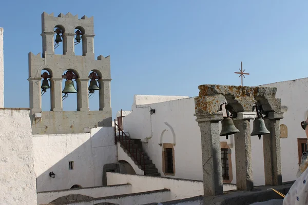 Дзвони монастир Святого Іоанна на острові Patmos — стокове фото