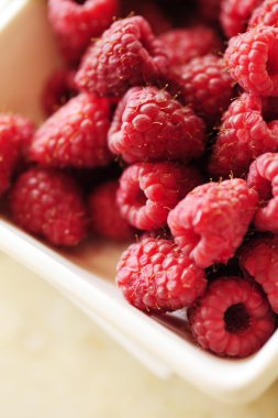 Kırmızı raspberryes plaka